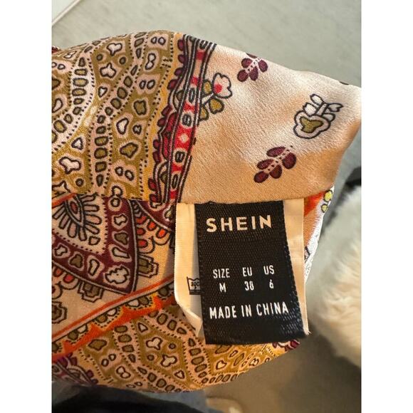 SHEIN SILK BANDANNA CROPPED TOP SIZE MEDIUM - Picture 4 of 4